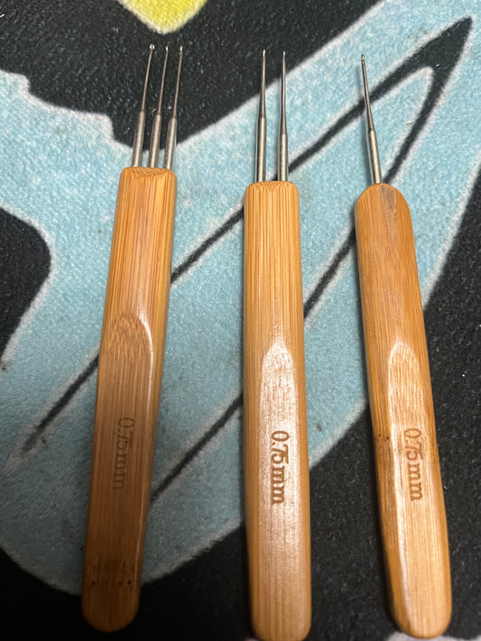 Crochet needles 0.75mm